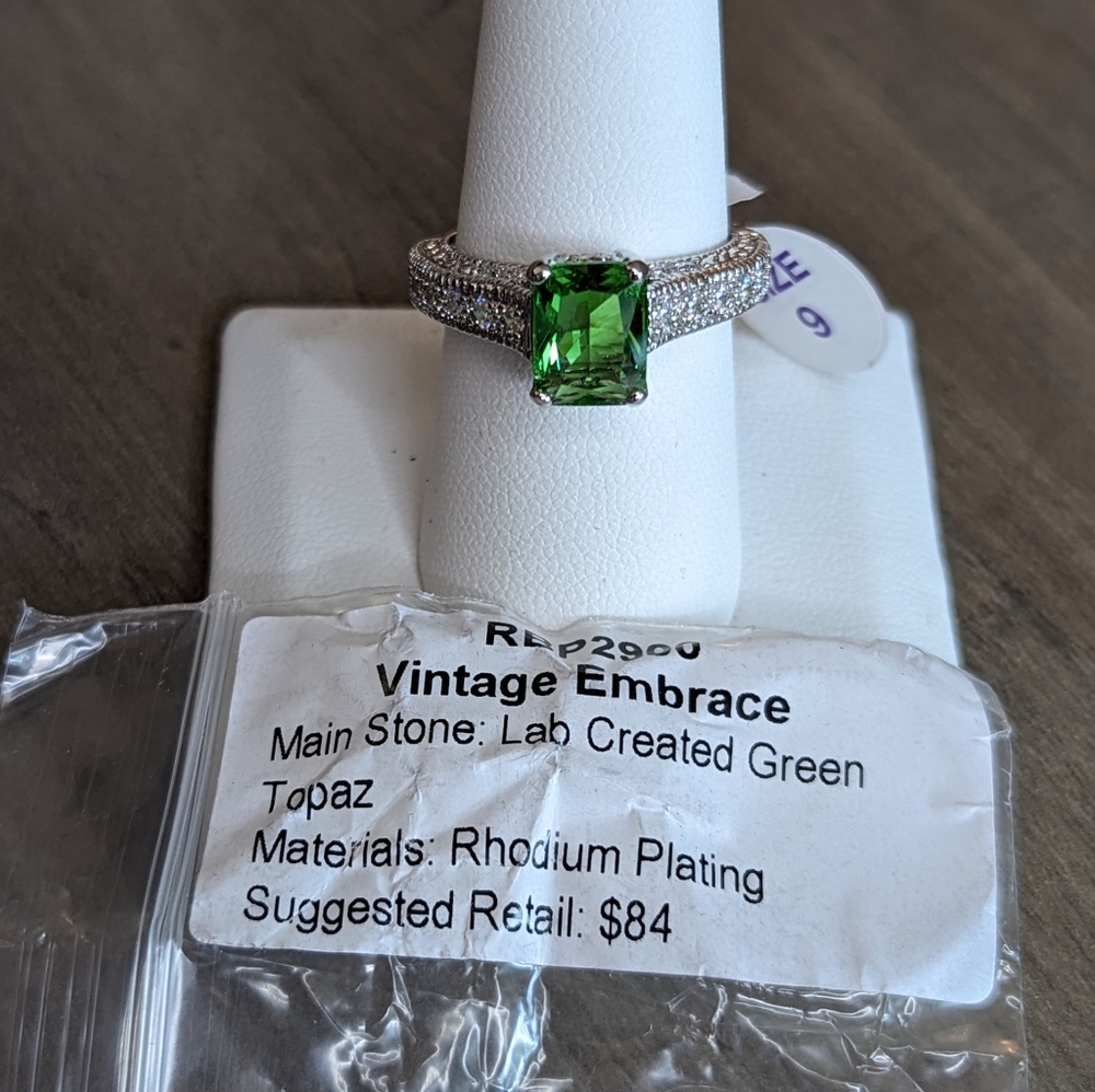 Bomb party- size 9 ring- "Vintage Embrace"